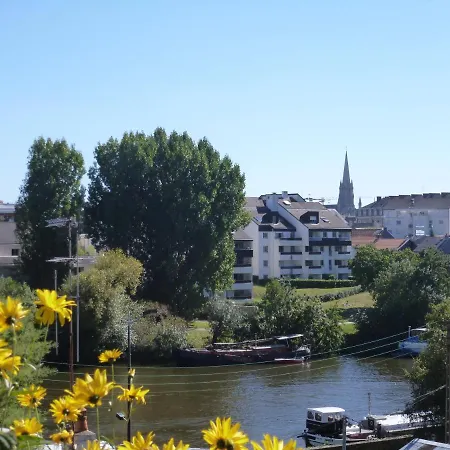 à La Maison Jaune Nantes