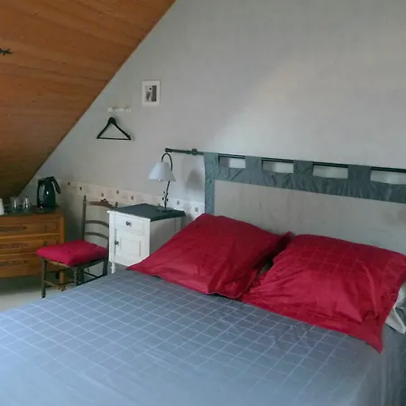 à La Maison Jaune Alojamento de Acomodação e Pequeno-almoço