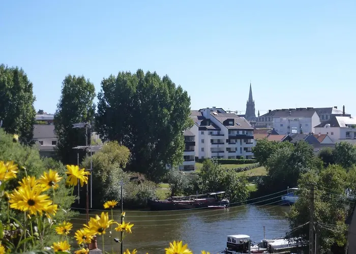 A La Maison Jaune Nantes