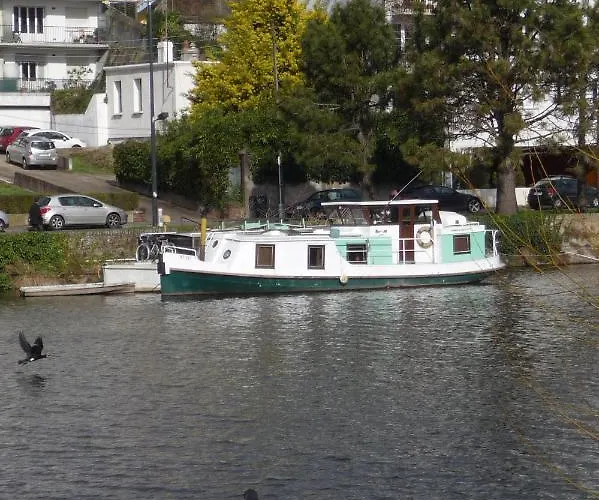 Couette-café A La Maison Jaune 2*