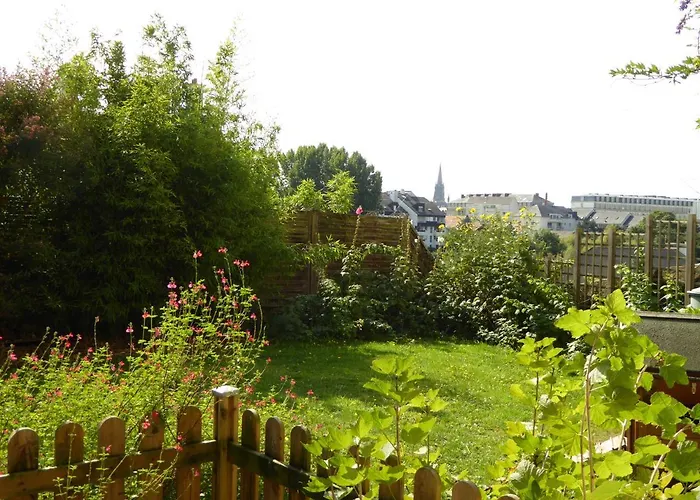 Bed & Breakfast A La Maison Jaune 2*